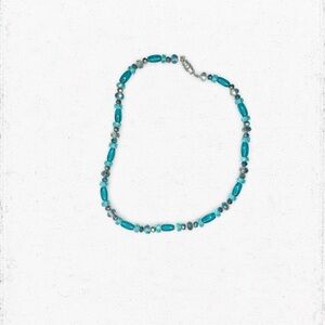 5034. Glass Blue Beaded Necklace Choker